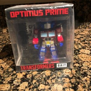 Optimus prime vinyl figure